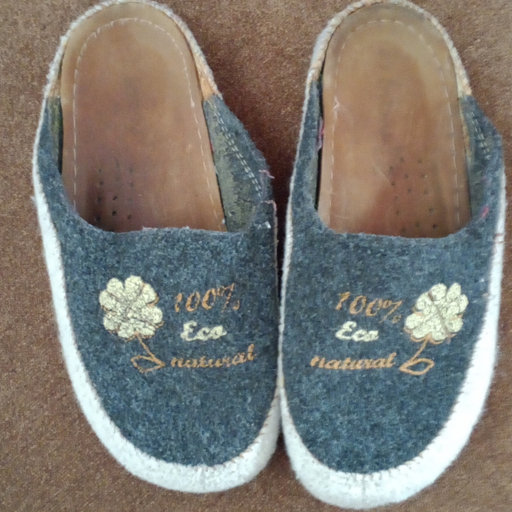 Eco Natural Gray and Gold Slippers